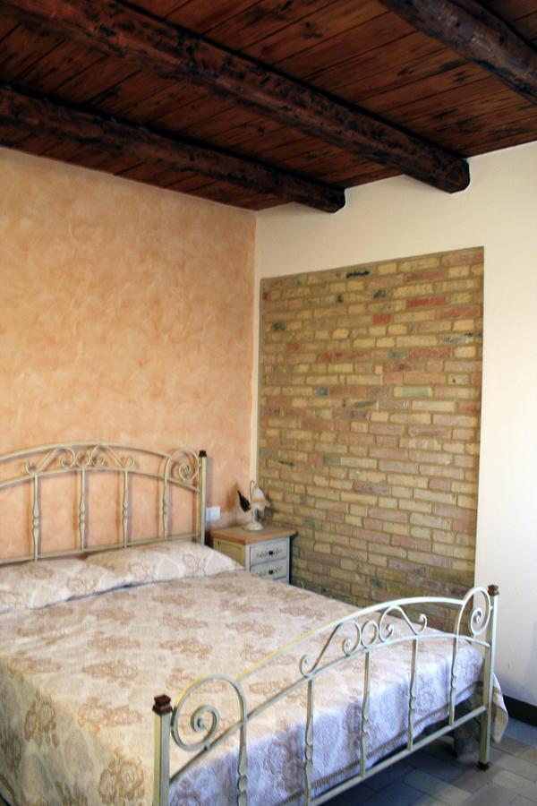Hotel Agriturismo Fara Montegiorgio Pokoj fotografie